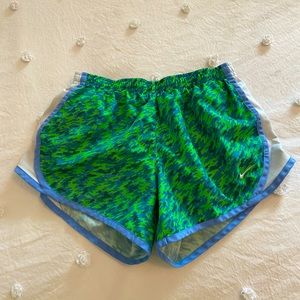 Nike shorts Size M